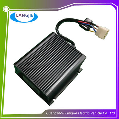 Giá tốt. Đen Electric Cart Phụ tùng Golf Cart DC Converter Loại đầu ra kép 150mm * 150mm * 45.5mm trực tuyến