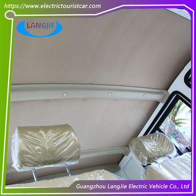 Chiếc xe điện 5 chỗ ngồi với đèn báo động cho đường đi bộ thành phố